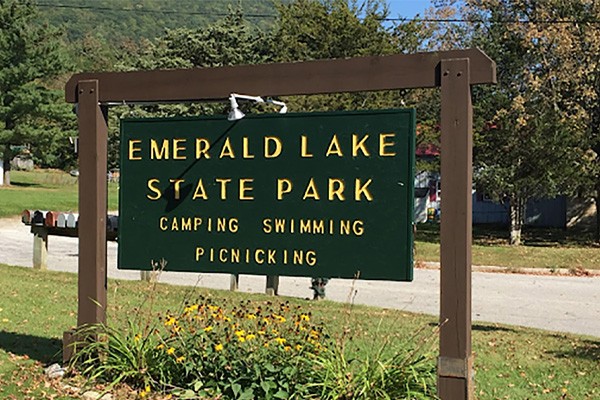 Emerald Lake State Park sign